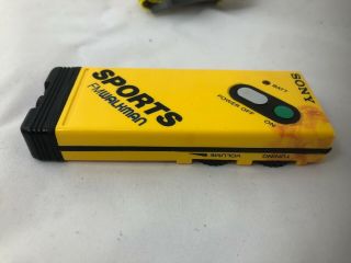 Vintage Sony Sports FM Walkman SRF - 5 Stereo SRF5 Receiver w/ Strap 3