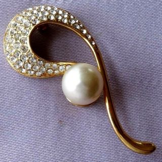 Charming Vintage Golden Large Pearl & Diamante Stone Swirl Brooch