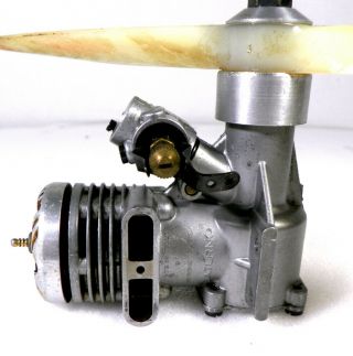 Tigre C - 35 Model Airplane Engine.  35 Vintage Motor Cl Italy W/prop