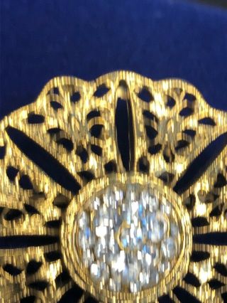 Vintage Pin Brooch Shiny Gold Daisy flower W/ Clear Rhinestone Center 3