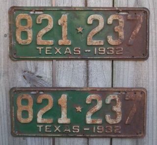 1932 Texas " Passenger " License Plate Pair 821 - 237 (unrestored)