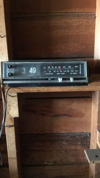 Vintage 1970s Ge Flip Clock Alarm Clock Radio Model C4320a