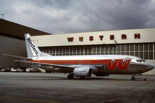 35mm Colour Slide Of Western Boeing 737 - 347 N3301 In 1985