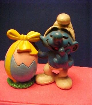 Vintage Schleich Peyo Pvc Smurf With Easter Egg (yellow Bow)