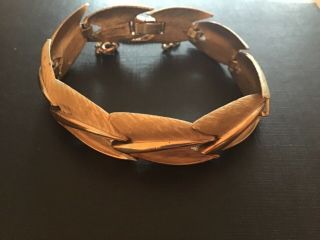 Vintage Trifari Crown Brushed Gold Tone Leaf Bracelet Safety Chain Jewellery
