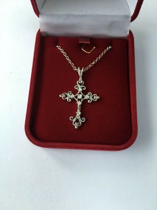 Vintage 925 Sterling Silver Ornate Cross Pendant On Silver Chain.