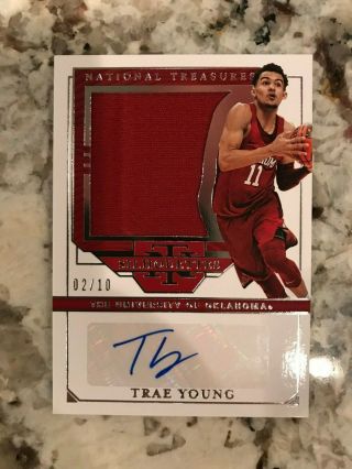 2019 National Treasures Collegiate Trae Young Silhouettes Patch Auto 2/10