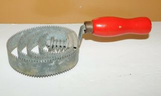 Vintage Round Horse Livestock Grooming Comb Brush Metal Red Wooden Handle
