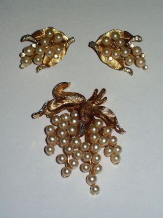 Vintage Trifari Faux Pearl And Rhinestone Grape Leaf Brooch And Clip - On Earrings