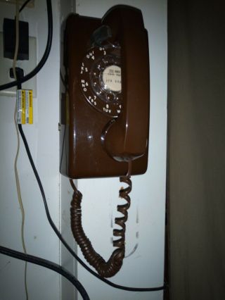 Itt Model 554 Chocolate Brown Wall Telephone Rotary Dial Vintage Phone