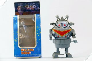 Yoshiya Yone Horikawa Yonezawa Wind - Up Walking Robot Tin Japan Hk Vintage Toy