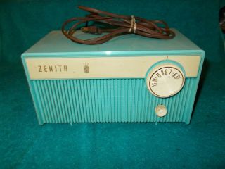 Vintage Zenith Radio Tube 1950 - 60s Model F508b Radio Hums & Few Stations Tune In