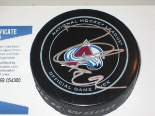 Nathan Mackinnon Signed Colorado Avalanche Official Game Puck,  Beckett
