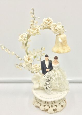 Vintage 1950’s Bride & Groom Wedding Cake Chalkware Topper W/flowers And Bell