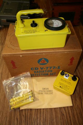 Vintage Civil Defense Radiation Detection Geiger Counter - Dosimeter Ch.  &rods,  Man