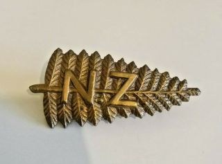 Vintage Zealand Kings Colonial Squadron Military Cap Badge