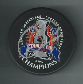 Chris Simon Signed Colorado Avalanche 1996 Stanley Cup Champions Logo Puck
