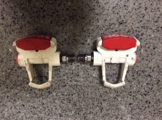 Vintage Look Bicycle Clipless White & Red Alloy Road Pedals 9/16