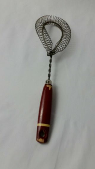 Vintage Wood Red Handle Wisk Beater Kitchen Tool Wire Coil Whip Utensil 11 1/2 "