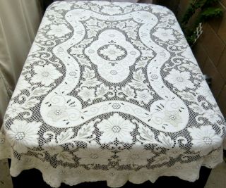 Vintage Quaker Style Lace Tablecloth 60 X 80 Oval Spain