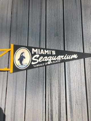 Vintage Miami’s Seaquariun “a Whale Of A Place” Souvenir Travel Pennant