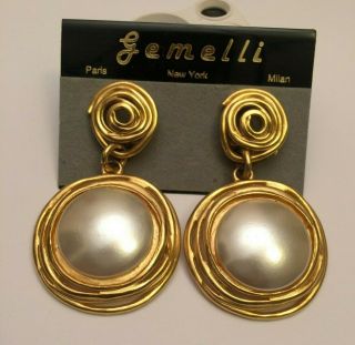 4 Pairs Of Vintage Clip On Gold Tone Fashion Earrings.  Pretty