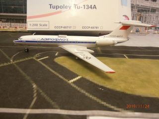 Phoenix Diecast 200 - Model Airliner Aeroflot Russian Airlines Tupolev Tu - 134