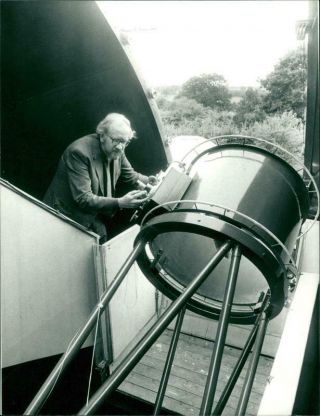 Astronomy: Chairman Of Norwich Astronomical Society David Fagg.  - Vintage Photo