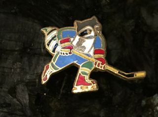 1980 Lake Placid Olympic Pin Roni Raccoon Mascot Ice Hockey Pin Nip Cloisonne