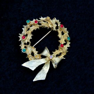 Mylu Brushed - Gold Christmas Wreath W/colorful Rhinestones,  Vintage 1960s Pin