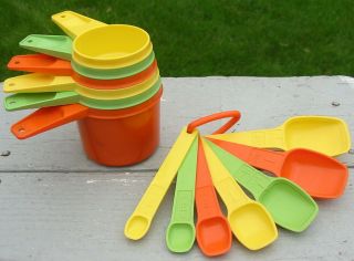 Tupperware Vtg Harvest Color Green Orange Yellow Measuring Spoon Cup Set Complet