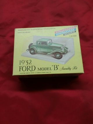 Vintage 1932 Ford Renwal 1932 Ford Model B 1:48 Scale Model With Display Case