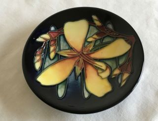 Vintage Moorcroft Pottery “Panache” Flowers Pattern Round Dish 2004 Sian Leeper 2