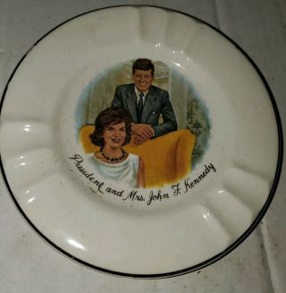 Vintage President & Mrs.  John F Kennedy Jfk Round Ashtray 5.  5 ",  Gold Accent