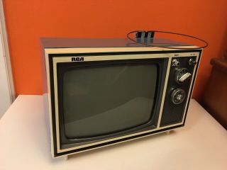 Vintage B&W Television 9” RCA TV Portable Retro Blue White Gaming 60’s 70’s 3