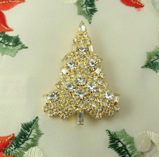 Vintage Multi Cut Clear Crystal Rhinestone Christmas Tree Gold Tone Pin Brooch