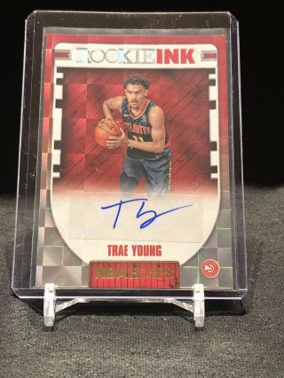 2018 - 2019 Panini Hoops Trae Young Rookie Ink Auto Hawks Rc
