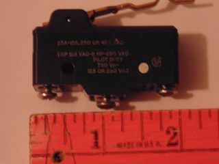Vintage 3 Micro Electrical Switches (Micro Switch Corp.  Freeport IL) 2