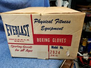 Vintage Everlast Set Of Boxing Training Gloves Model 2924 W/ Box