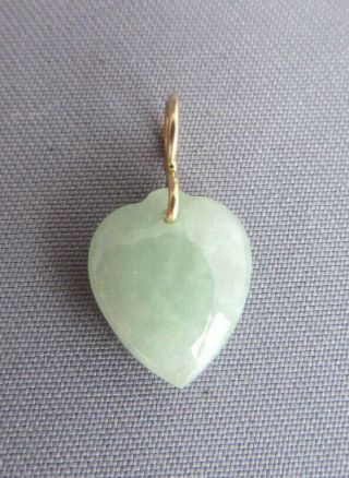 Vintage 14k Yellow Gold Asian Carved Green Jade Heart Pendant Charm