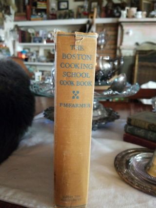 THE BOSTON COOKING SCHOOL COOK BOOK,  FANNIE MERRITT FARMER,  1945 HC 2