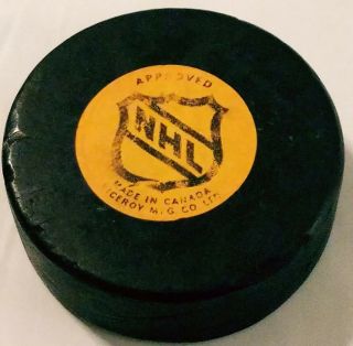 Toronto Maple Leafs Vintage Viceroy Official Game Puck Nhl Made In Canada