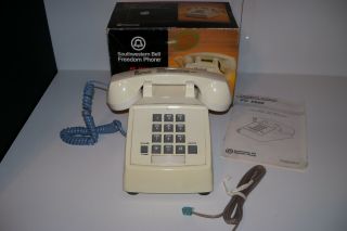 Vintage Southwestern Bell Freedom Phone - Single Line Desk Telephone - Fc 2500
