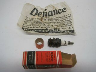 Set Of 10 Nos Vintage Defiance Spark Plugs,  42 W/ Box