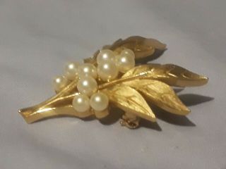 Vintage signed Crown trifari Leaf Brooch Faux pearls 3
