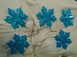 Vintage Plastic Large Snowflake Christmas String Lights Blue