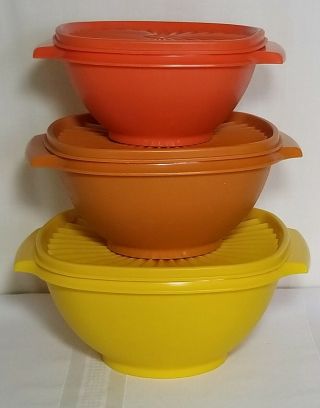 Vintage Tupperware Servalier Set Of 3 Nesting Serving Bowls & Harvest Color Lids
