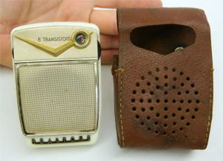 Vintage Realtone 6 Transistor Tr - 8611 Radio W/ Case