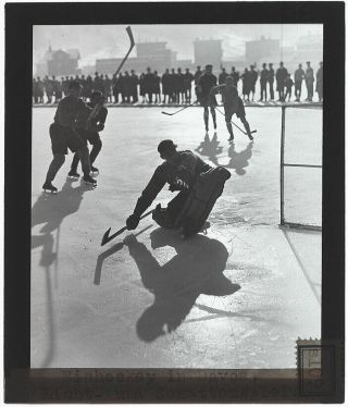 Vintage 1920s Glass Slide Ice Hockey In Davos By E.  Gyger,  Switzerland