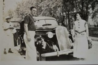 Vintage Car Photo Ma & Pa W/ 1936 Buick 887001